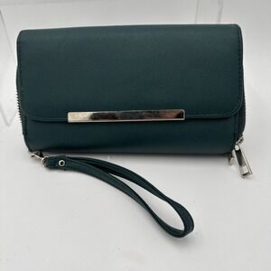 Charlotte Russe Wallet Wristlet Color Green